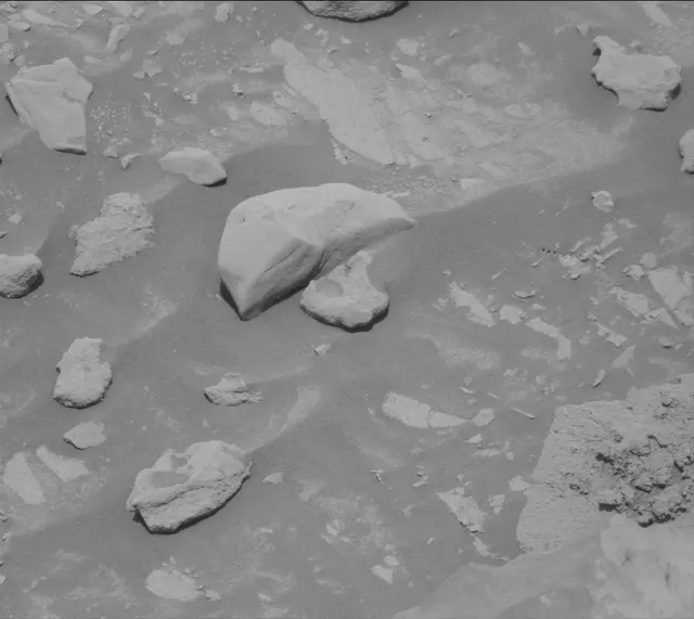 Sol 3931: Mast Camera (Mastcam)