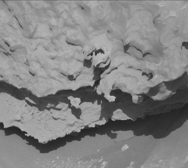 Sol 3931: Mast Camera (Mastcam)