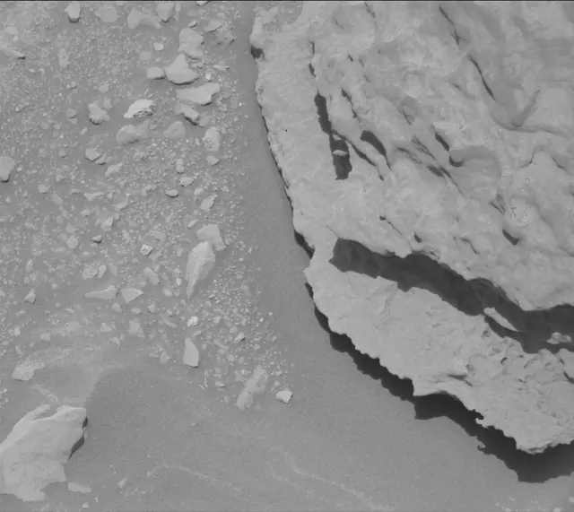 Sol 3931: Mast Camera (Mastcam)