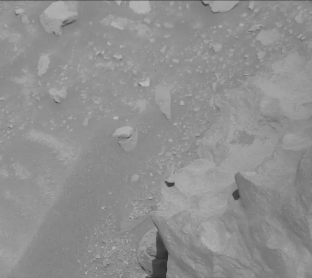 Sol 3931: Mast Camera (Mastcam)