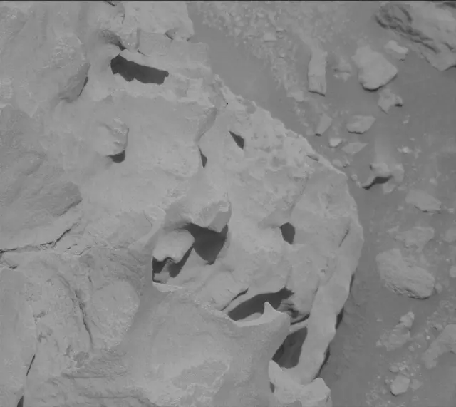 Sol 3931: Mast Camera (Mastcam)