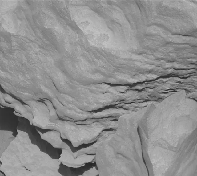 Sol 3931: Mast Camera (Mastcam)