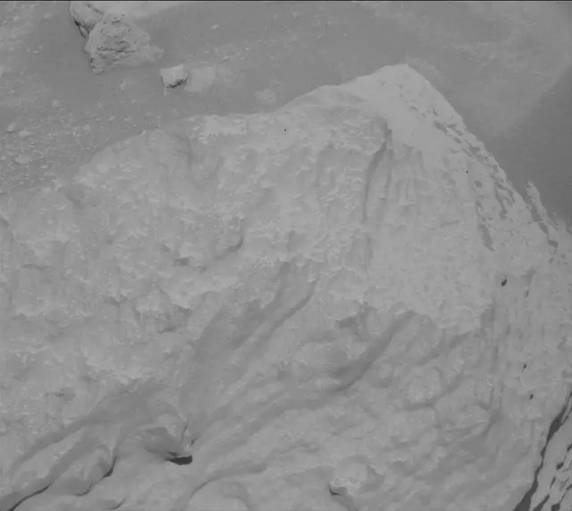 Sol 3931: Mast Camera (Mastcam)