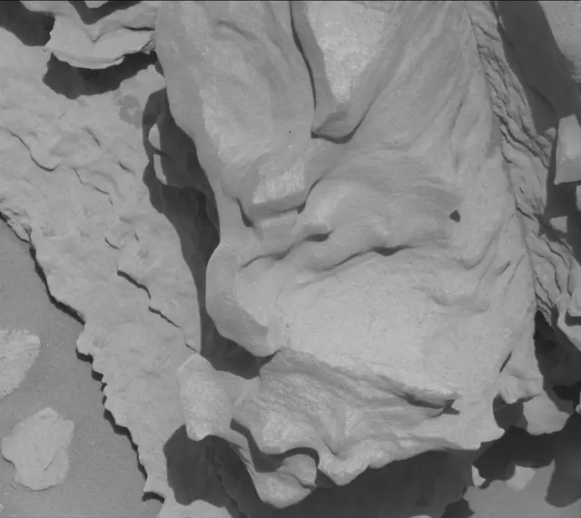 Sol 3931: Mast Camera (Mastcam)