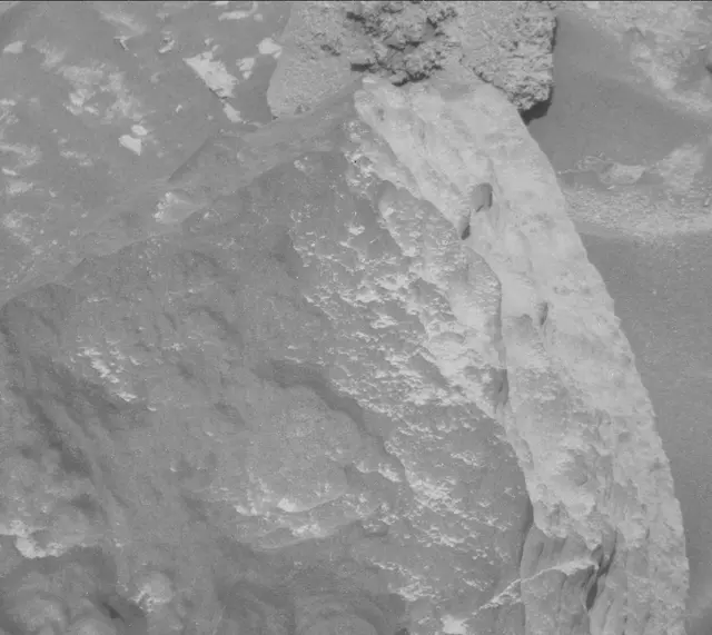 Sol 3931: Mast Camera (Mastcam)