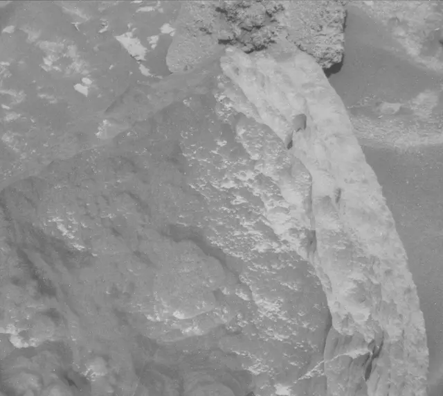Sol 3931: Mast Camera (Mastcam)