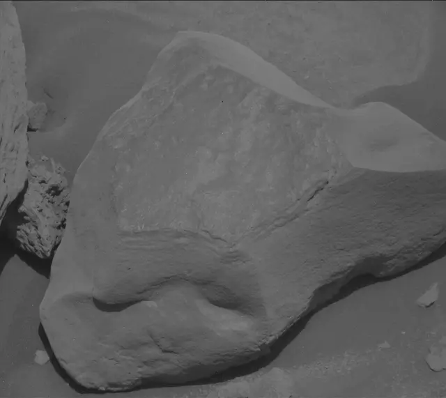 Sol 3931: Mast Camera (Mastcam)