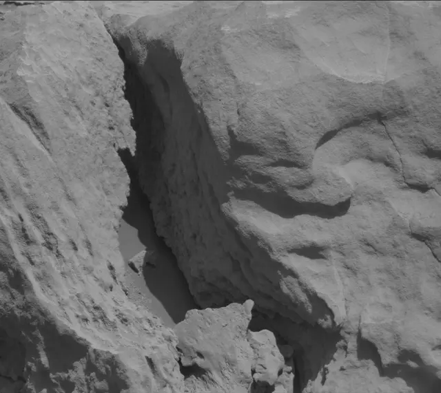 Sol 3931: Mast Camera (Mastcam)