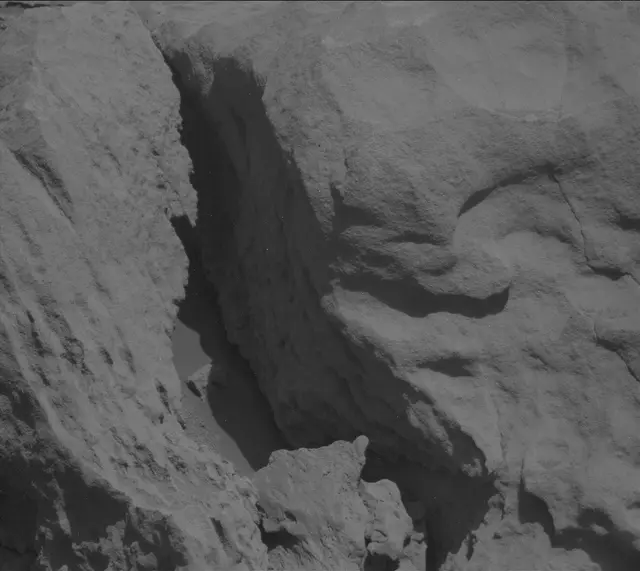 Sol 3931: Mast Camera (Mastcam)
