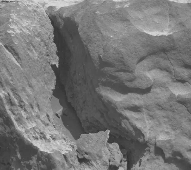 Sol 3931: Mast Camera (Mastcam)