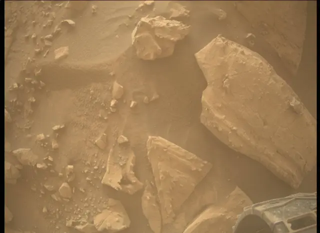Sol 3931: Mars Descent Imager (MARDI)
