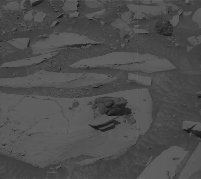 Sol 3934: Mast Camera (Mastcam)