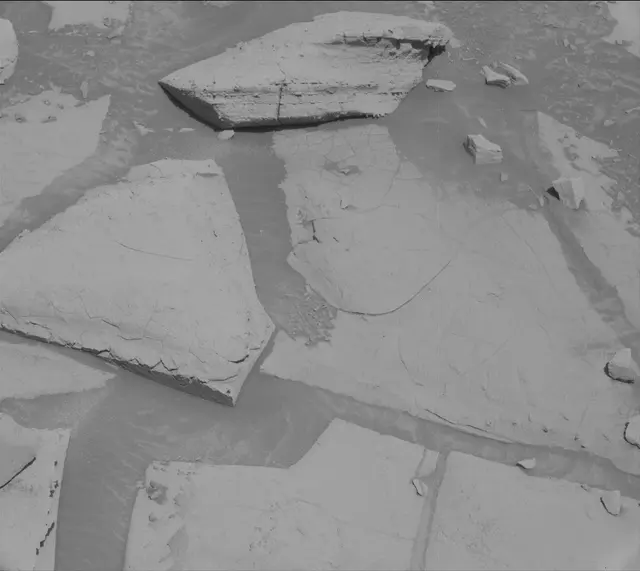 Sol 3934: Mast Camera (Mastcam)