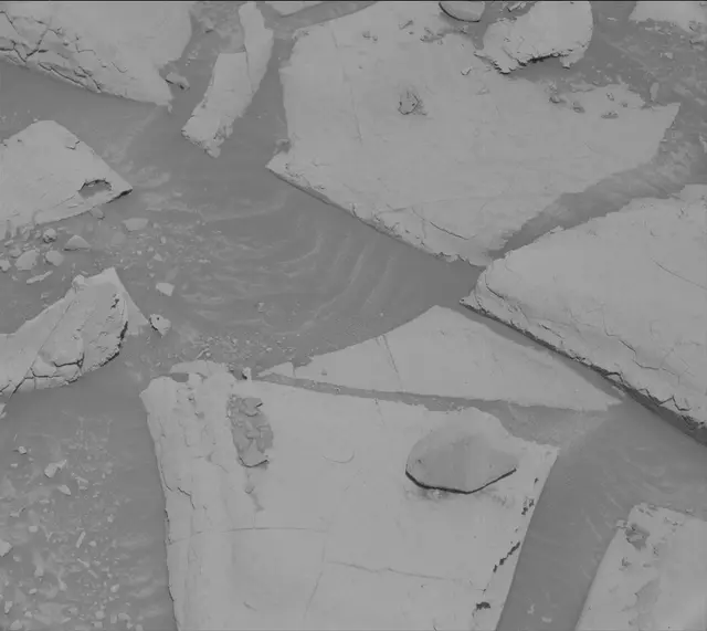 Sol 3934: Mast Camera (Mastcam)