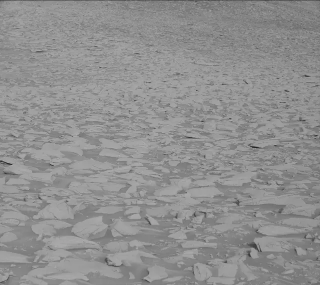 Sol 3934: Mast Camera (Mastcam)