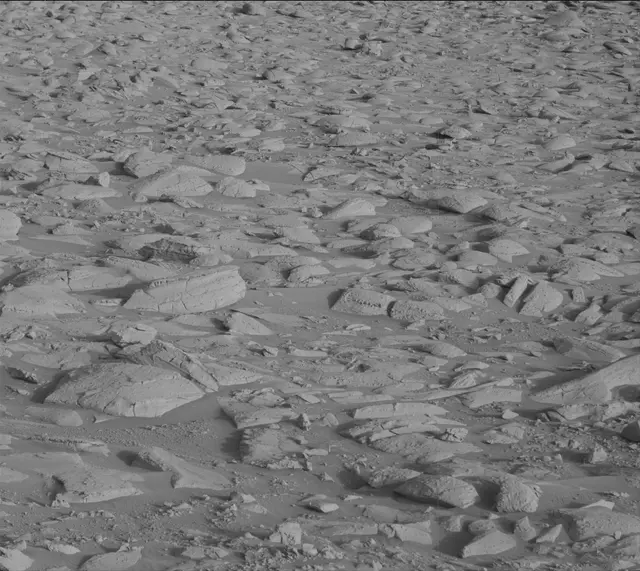 Sol 3934: Mast Camera (Mastcam)