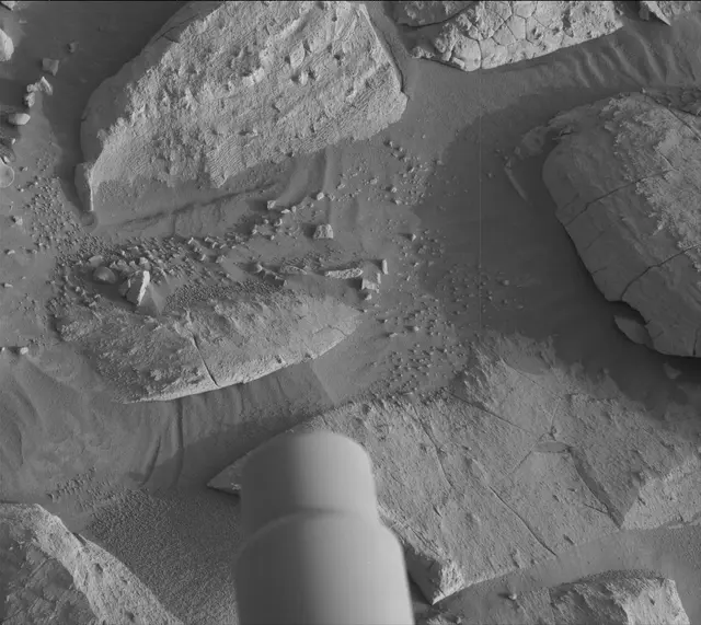 Sol 3934: Mast Camera (Mastcam)