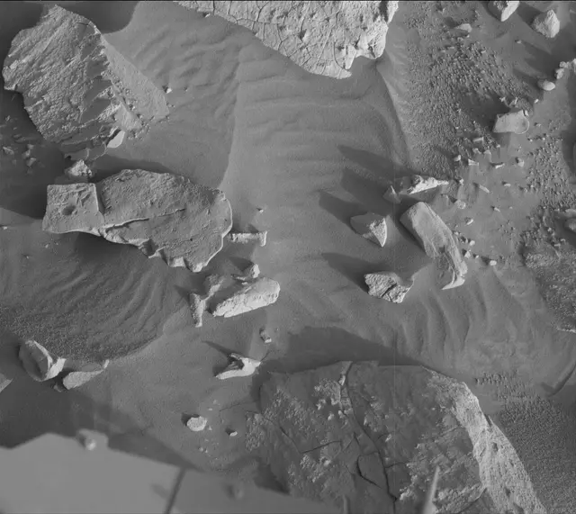 Sol 3934: Mast Camera (Mastcam)