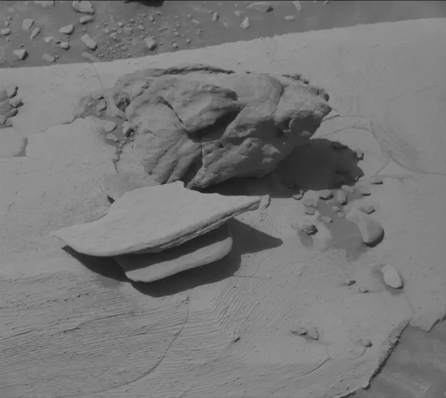 Sol 3934: Mast Camera (Mastcam)