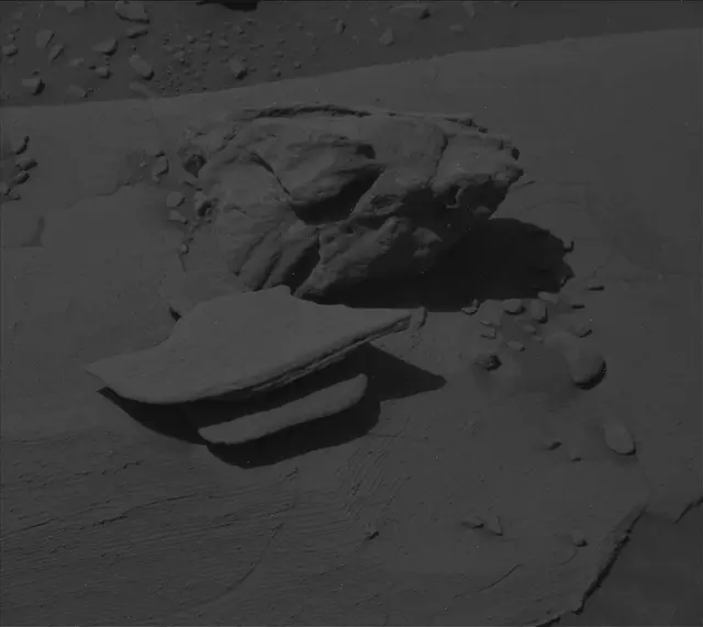 Sol 3934: Mast Camera (Mastcam)