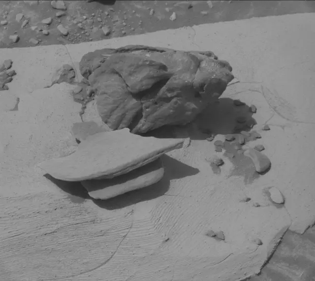 Sol 3934: Mast Camera (Mastcam)