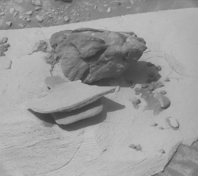 Sol 3934: Mast Camera (Mastcam)