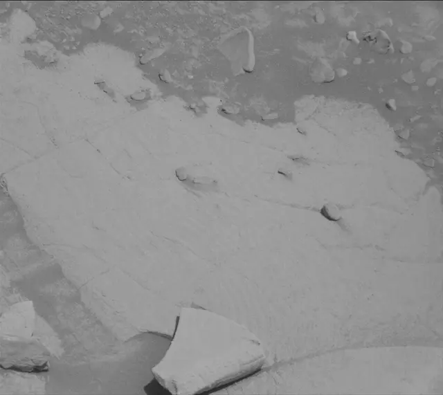Sol 3934: Mast Camera (Mastcam)