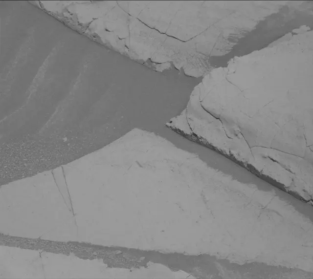 Sol 3934: Mast Camera (Mastcam)
