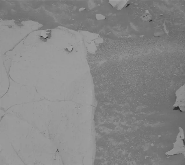 Sol 3934: Mast Camera (Mastcam)