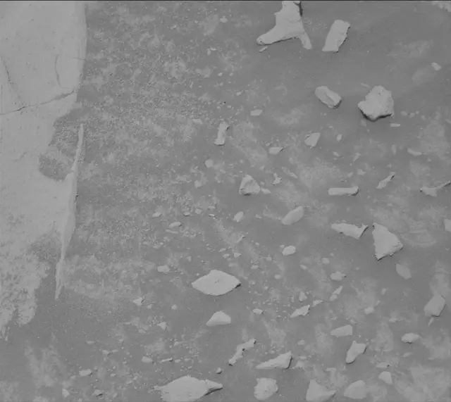 Sol 3934: Mast Camera (Mastcam)