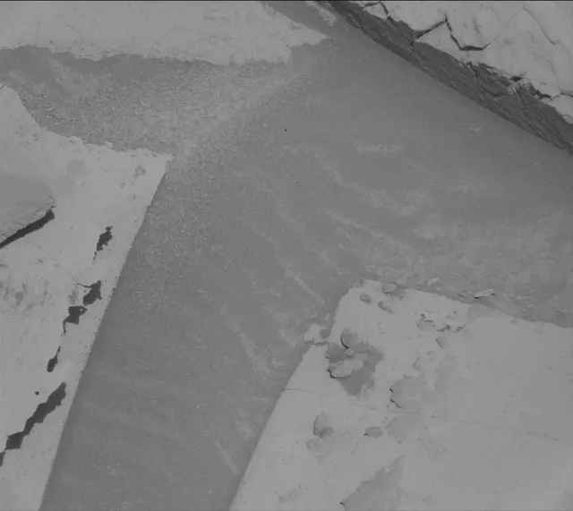 Sol 3934: Mast Camera (Mastcam)
