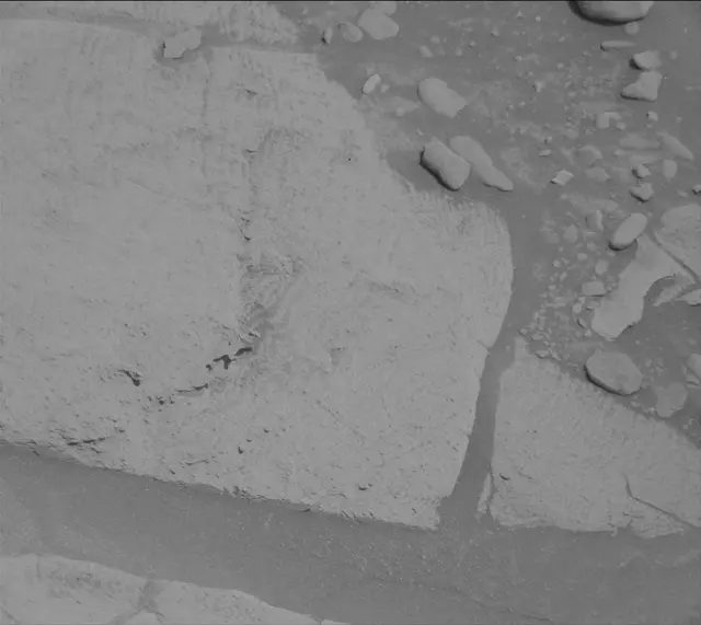 Sol 3934: Mast Camera (Mastcam)