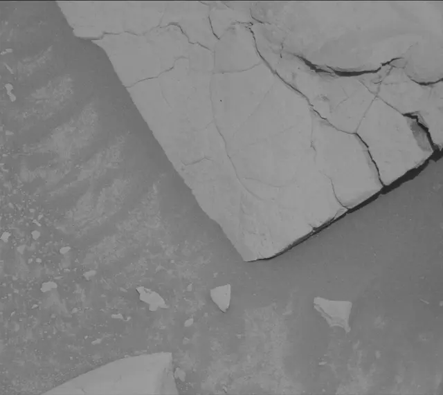 Sol 3934: Mast Camera (Mastcam)