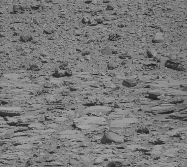 Sol 3934: Mast Camera (Mastcam)