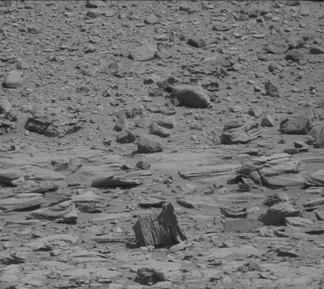 Sol 3934: Mast Camera (Mastcam)
