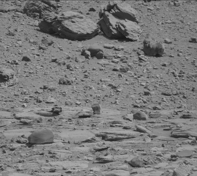 Sol 3934: Mast Camera (Mastcam)