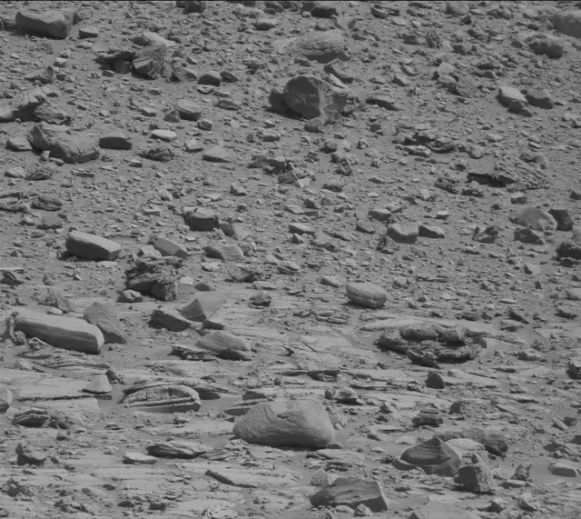 Sol 3934: Mast Camera (Mastcam)