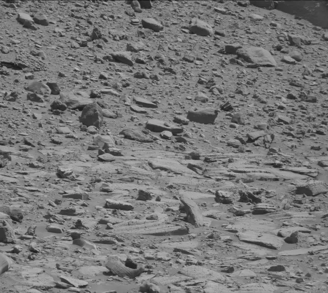 Sol 3934: Mast Camera (Mastcam)
