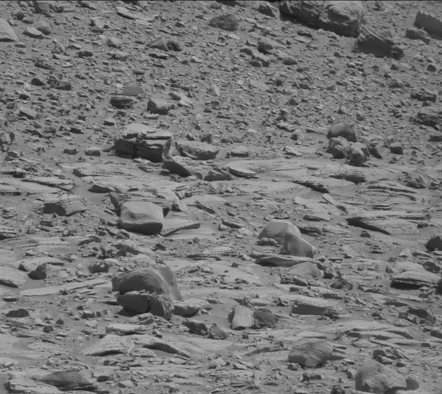 Sol 3934: Mast Camera (Mastcam)