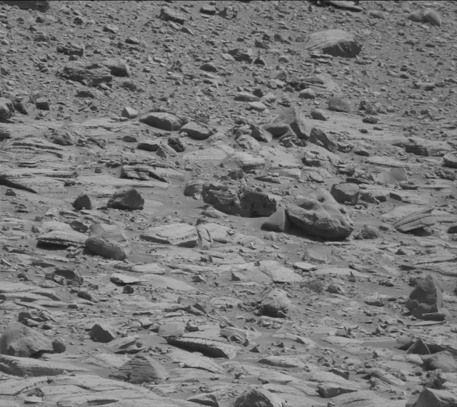Sol 3934: Mast Camera (Mastcam)