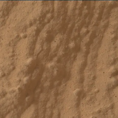 Sol 3934: Mars Hand Lens Imager (MAHLI)