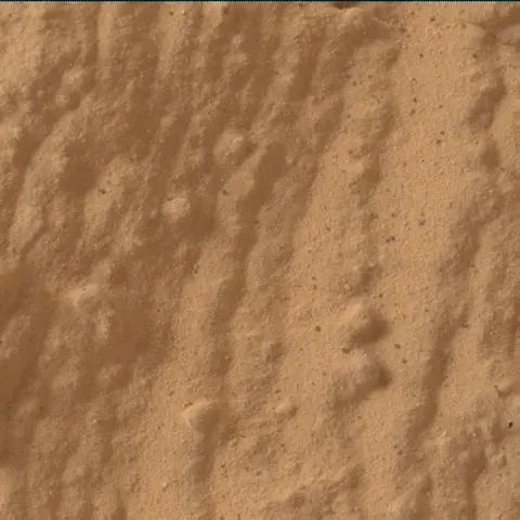Sol 3934: Mars Hand Lens Imager (MAHLI)