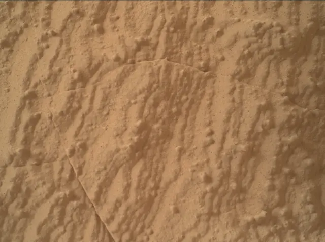 Sol 3934: Mars Hand Lens Imager (MAHLI)