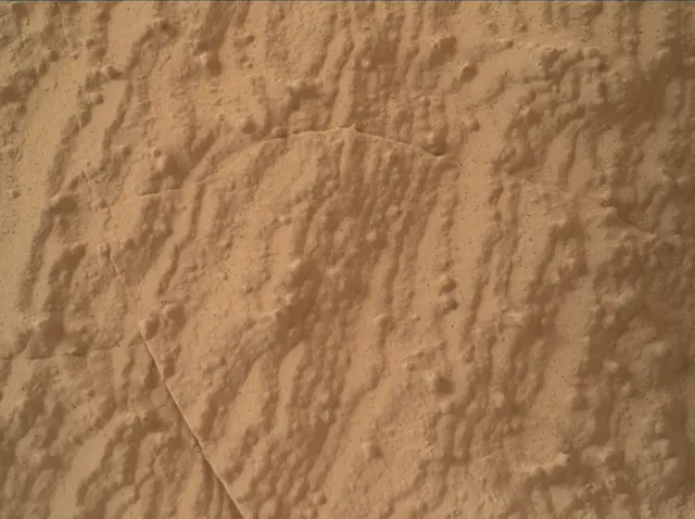 Sol 3934: Mars Hand Lens Imager (MAHLI)