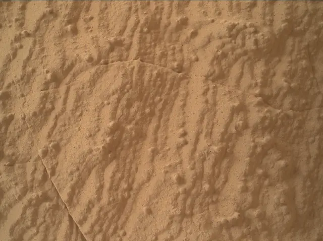 Sol 3934: Mars Hand Lens Imager (MAHLI)
