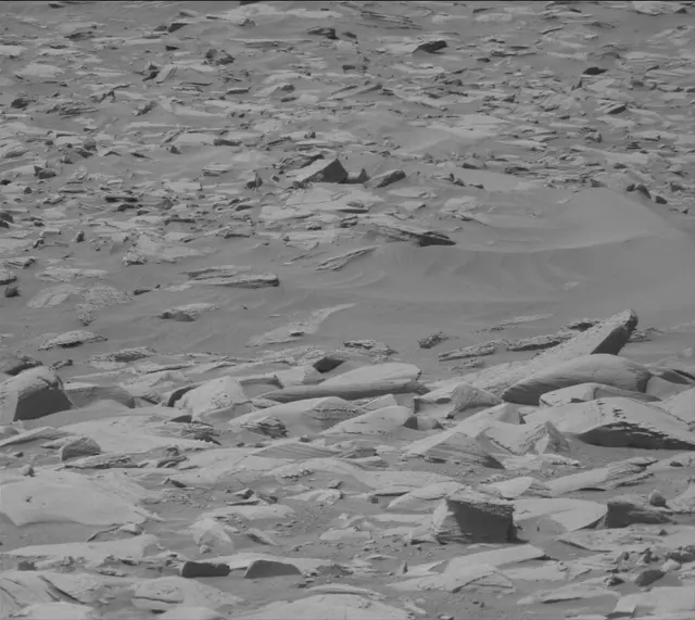 Sol 3937: Mast Camera (Mastcam)
