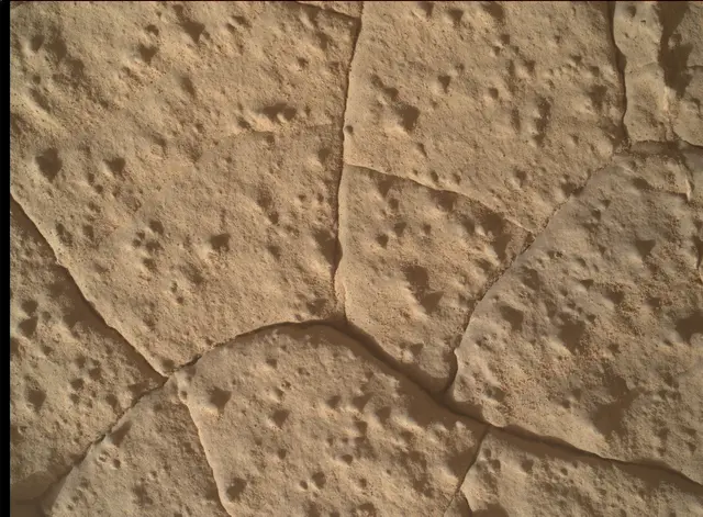 Sol 3937: Mars Hand Lens Imager (MAHLI)