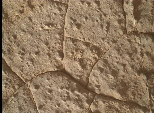 Sol 3937: Mars Hand Lens Imager (MAHLI)