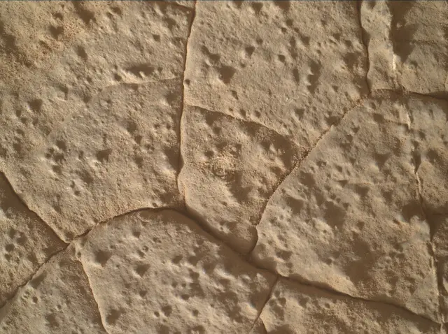 Sol 3937: Mars Hand Lens Imager (MAHLI)