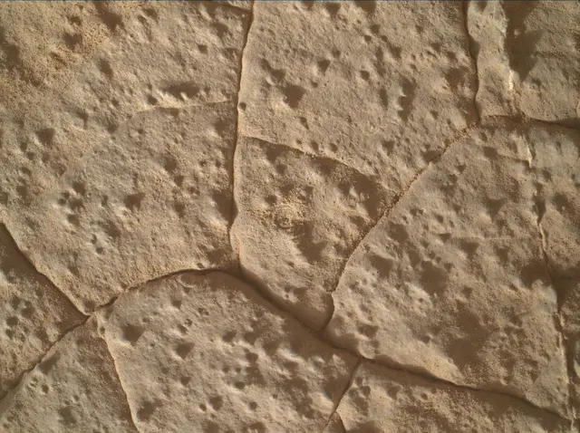 Sol 3937: Mars Hand Lens Imager (MAHLI)